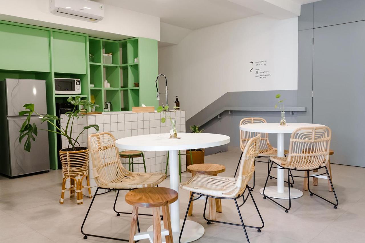 Sanctuary Spaces By Twospaces Giacarta Esterno foto